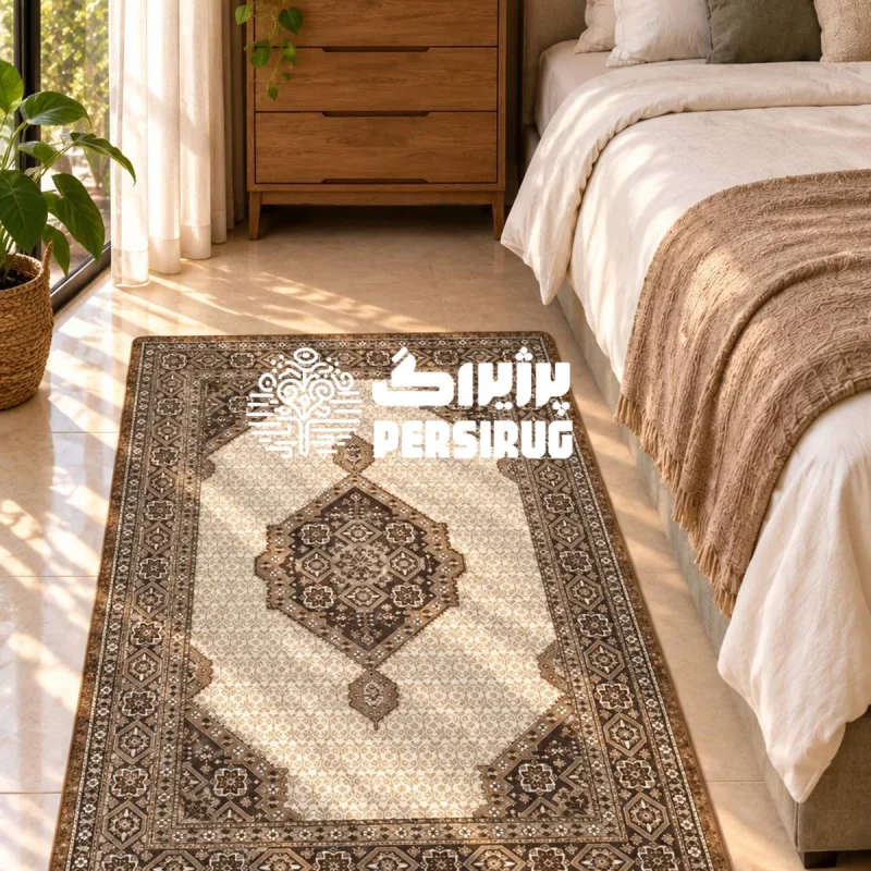فرشینه زیره چرم ماه رخ با طرح سنتی و نقش مرکزی ظریف در فضای گرم و دنج اتاق خواب.