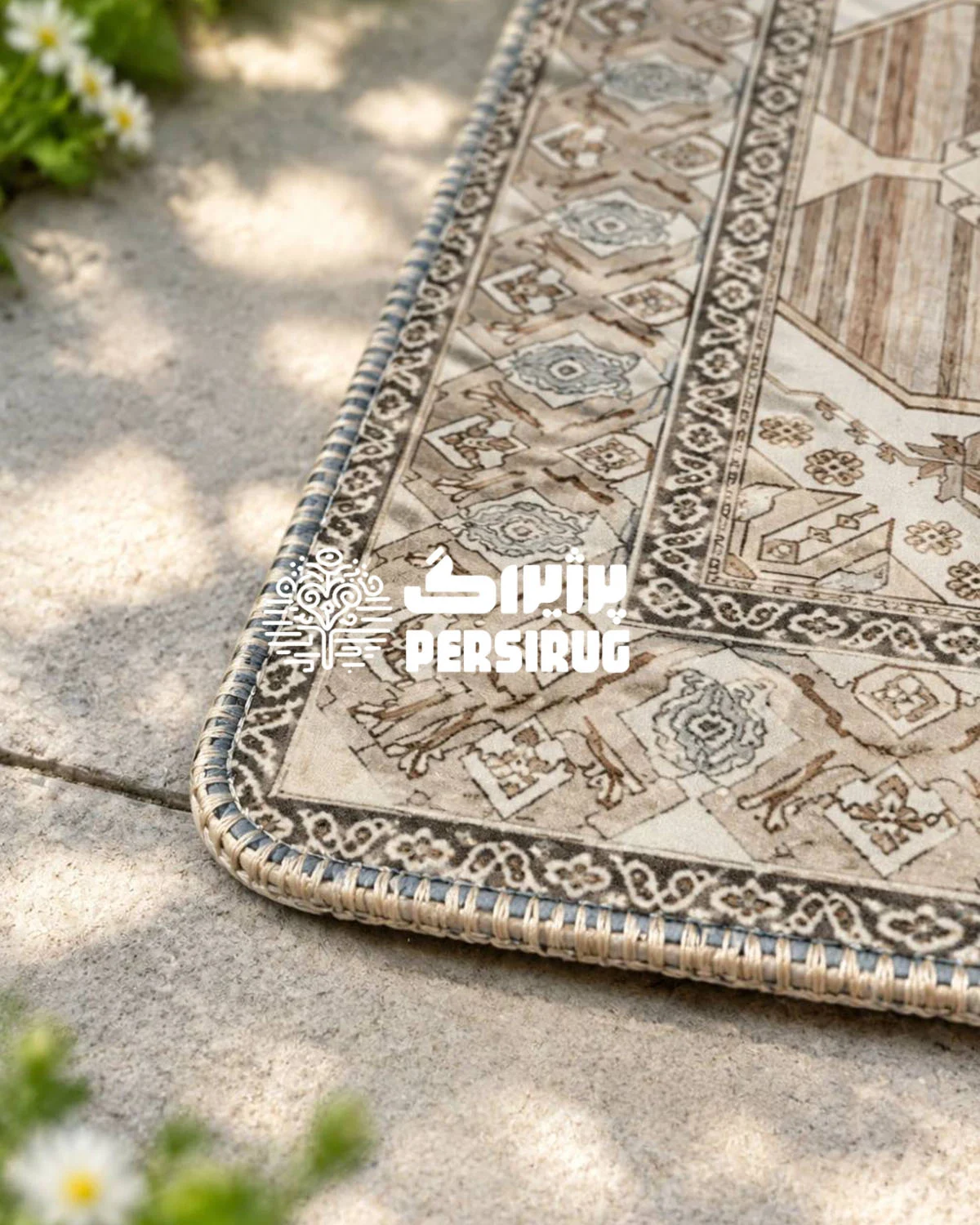 پادری زیره چرم سپیدار با طرح اصیل و هندسی، زمینه کرم و ترکیب رنگ طوسی و قهوهای روشن، مناسب دکوراسیون منزل