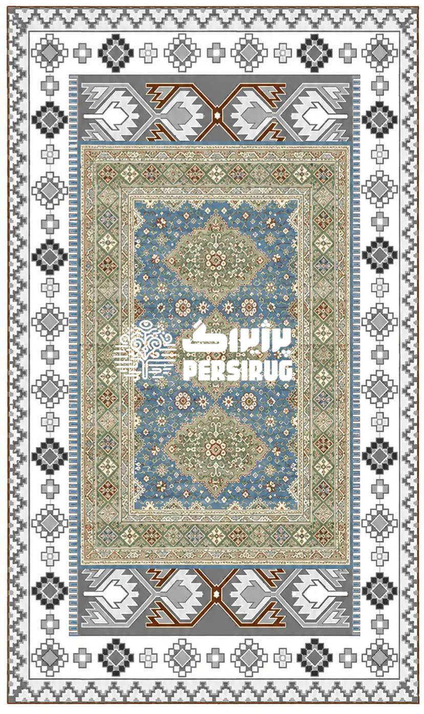فرشینه زیره چرم طرح سه ترنج با زمینه آبی، سه ترنج سبز در مرکز و حاشیههای هندسی الهامگرفته از هنر ایرانی.