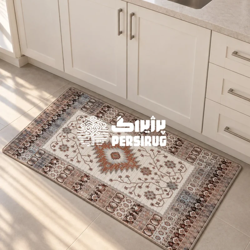 پادری زیره چرم زمینه کرم با ترنج لوزی دندانهدار در طیف آجری و آبی، مزین به گلهای هندسی ریز و حاشیههای تکرارشونده ستارهای.