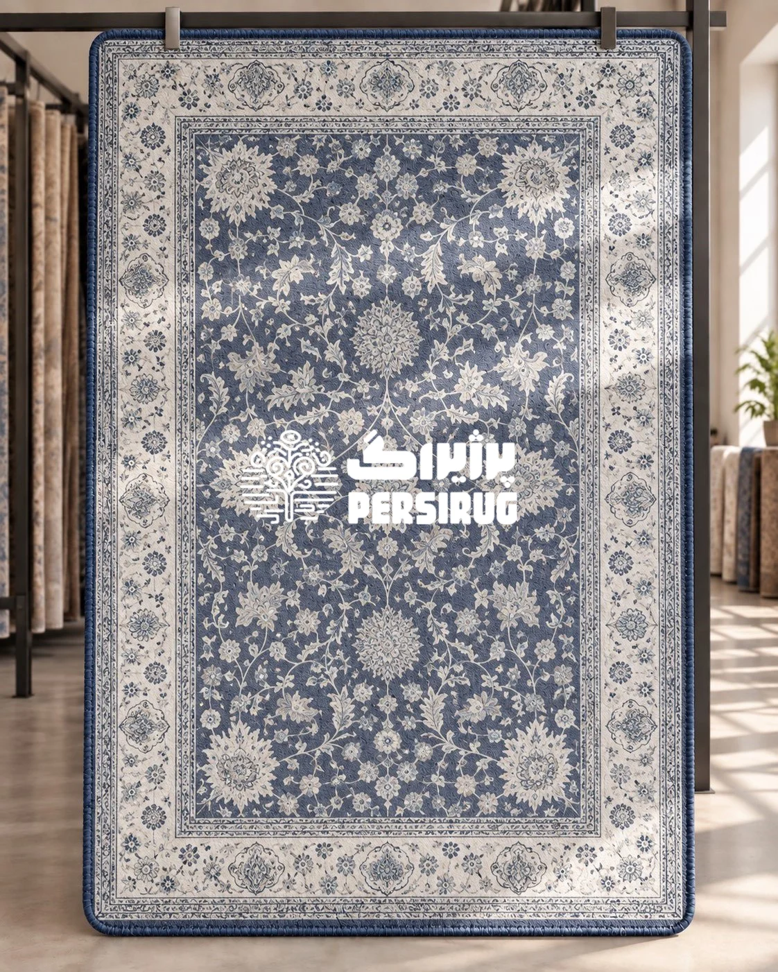 پادری زیره چرم طرح شاهعباسی با نقوش اسلیمی ظریف به رنگ کرم روی زمینه سورمهای، با طراحی کلاسیک و سنتی مناسب دکوراسیون پذیرایی و اتاق خواب
