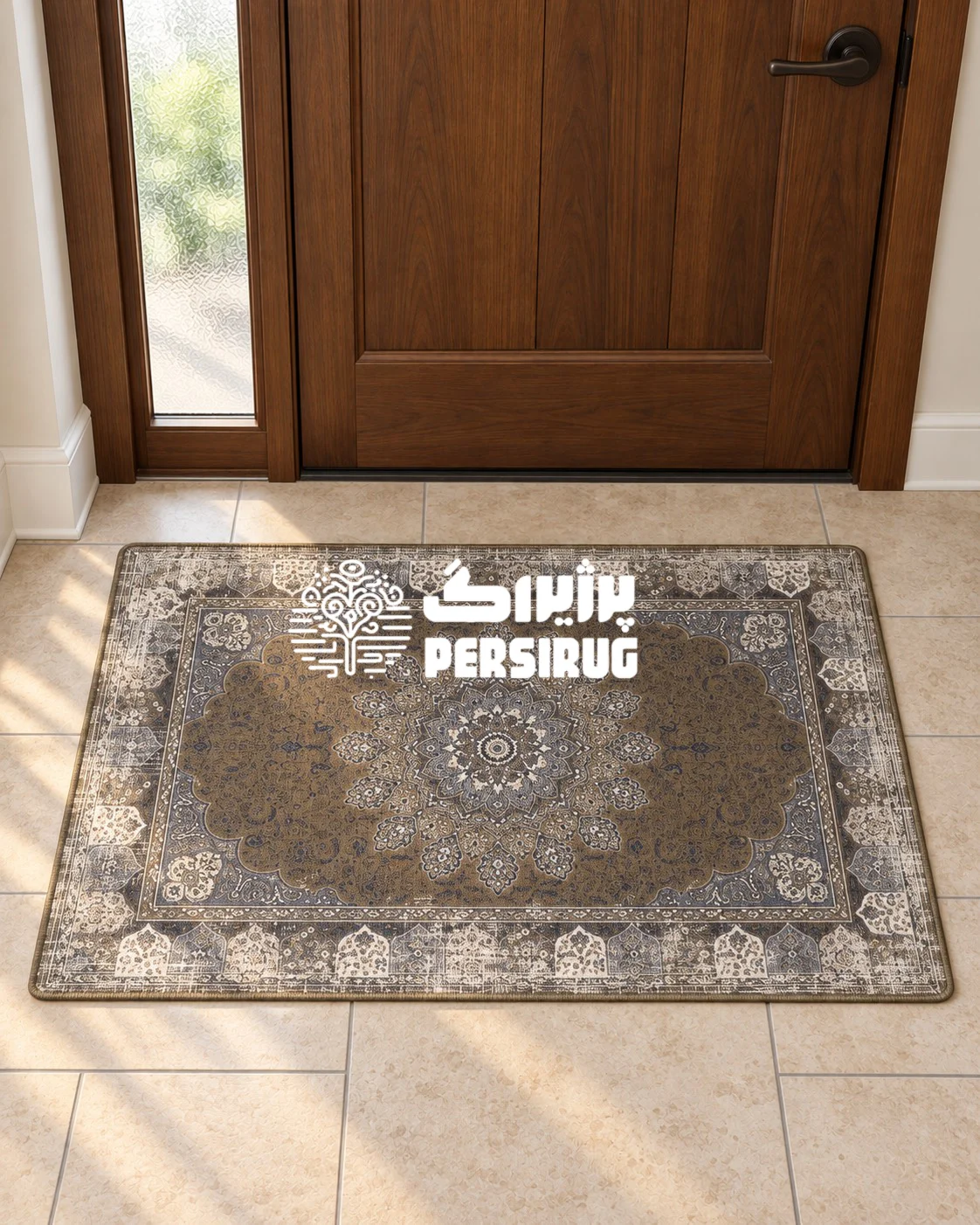 پادری زیره چرم جلوه کهربا با ترنج دایرهایِ پرجزئیات و نقشمایههای سنتی در زمینه گرمِ قهوهای، در کنار لچکهای طوسیرنگ و حاشیههای پهن و طرحدار.