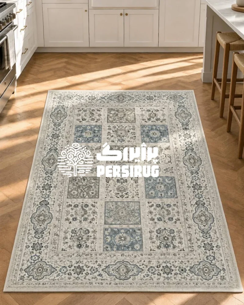 فرشینه مهرنگار با نقوش گلدار سنتی، ترنجهای ظریف و حاشیههای هنری