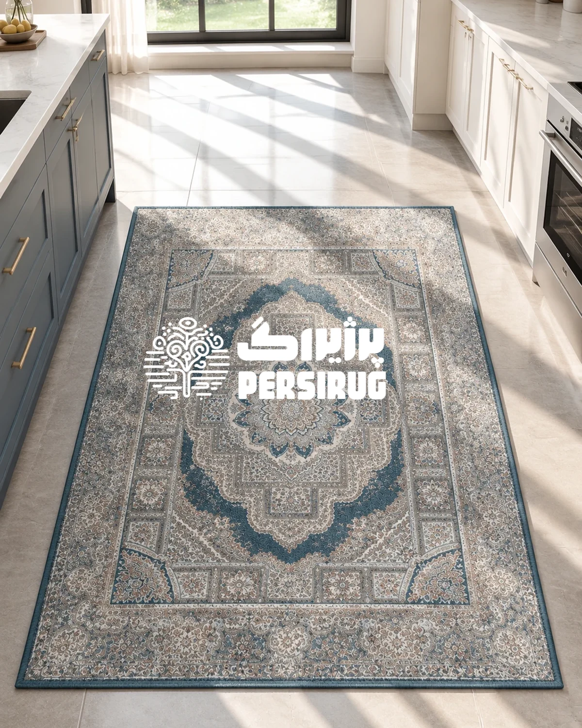 فرشینه سنتی طرح شمسه با ترنج مرکزی و حاشیههای نقوش اسلیمی