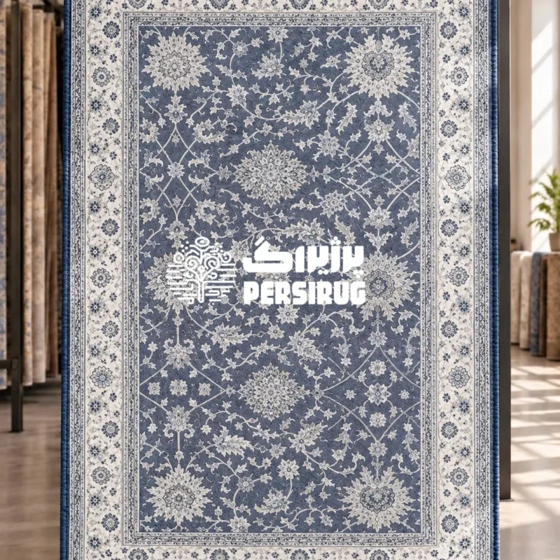 فرشینه زیره چرم طرح شاهعباسی با نقوش اسلیمی ظریف به رنگ کرم روی زمینه سورمهای، با طراحی کلاسیک و سنتی مناسب دکوراسیون پذیرایی و اتاق خواب